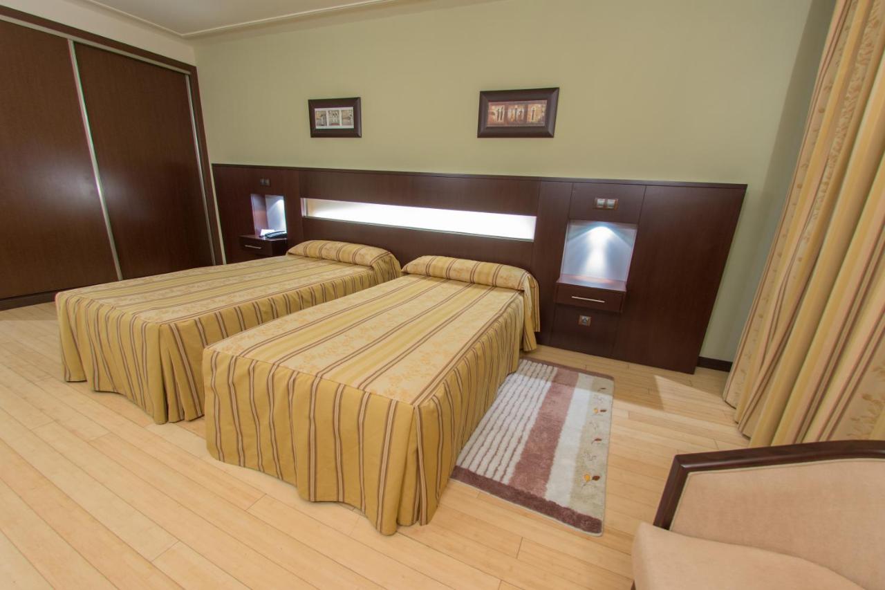 Hotel Los 5 Pinos Мадрид Екстер'єр фото