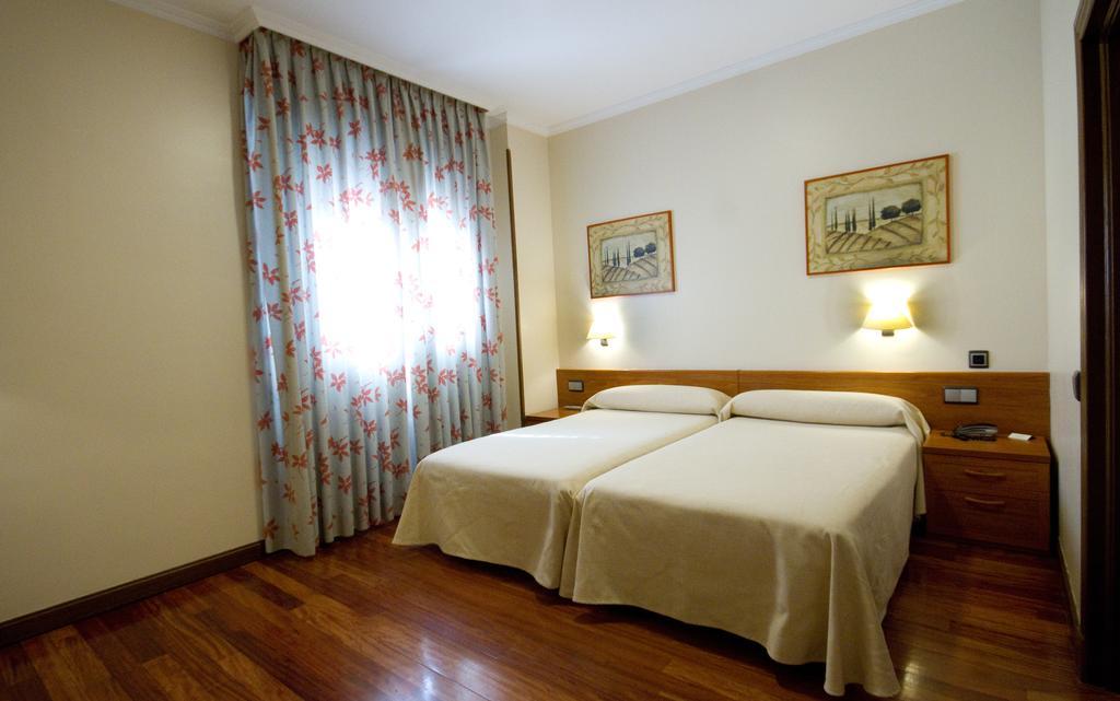 Hotel Los 5 Pinos Мадрид Екстер'єр фото